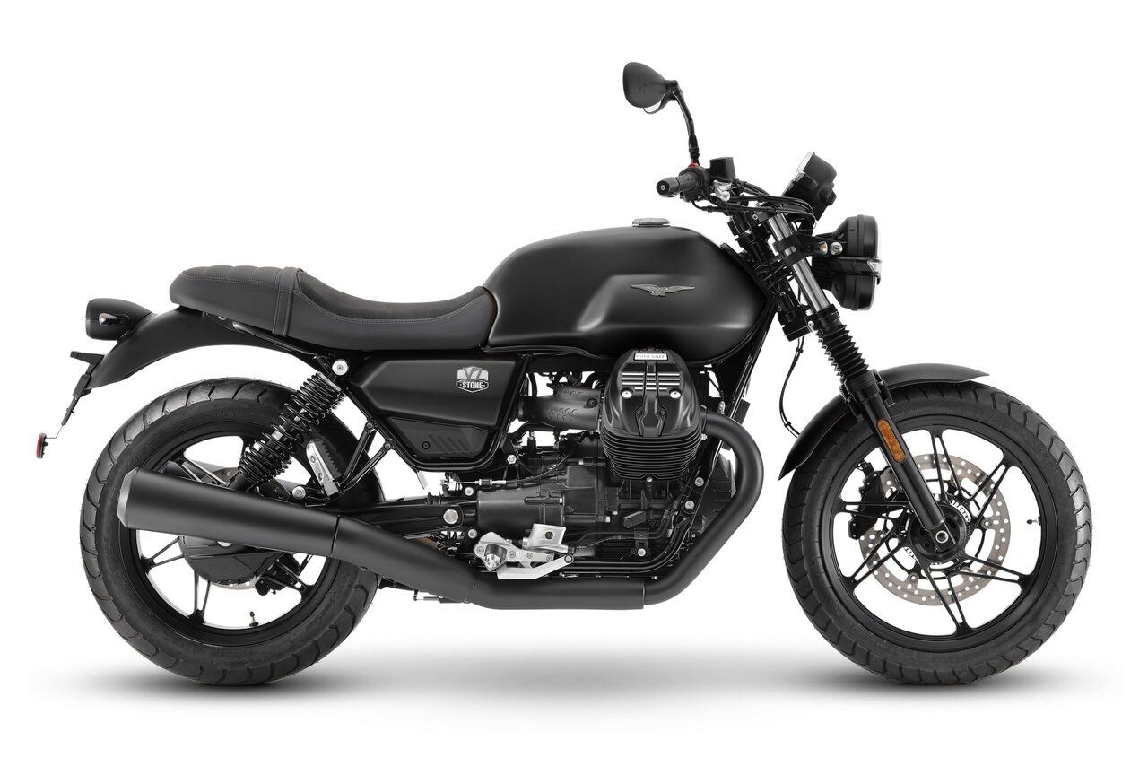 F&T Fahrzeug-Technik GmbH - Ihr Motorradhändler und Fachwerkstatt in Freital, Dresden, Sachsen und deutschlandweit - Moto Guzzi V7 Stone Seitenansicht