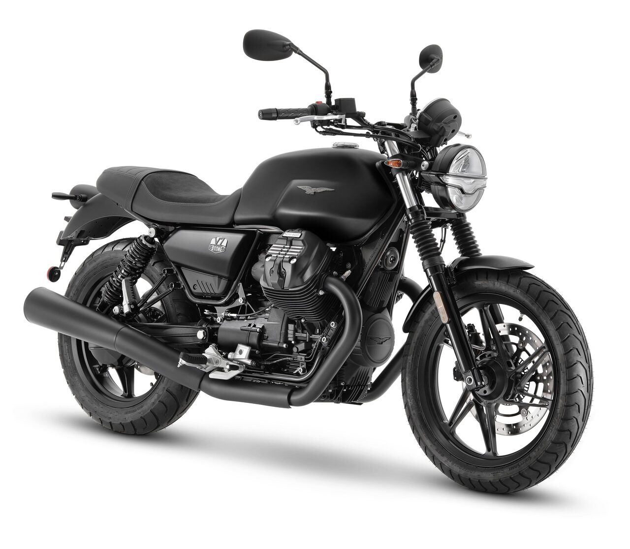F&T Fahrzeug-Technik GmbH - Ihr Motorradhändler und Fachwerkstatt in Freital, Dresden, Sachsen und deutschlandweit - Moto Guzzi V7 Stone - Ansicht vorn schräg rechts